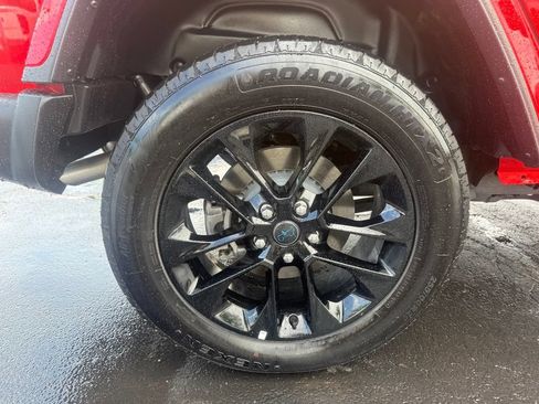 Used 2025 Jeep Wrangler Unlimited Sahara w/ Safety Group AWD/4WD image 52
