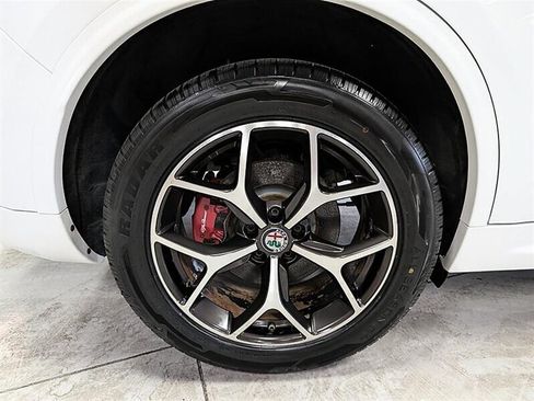 Used 2020 Alfa Romeo Stelvio Ti w/ Active Blind Spot Package AWD/4WD image 13