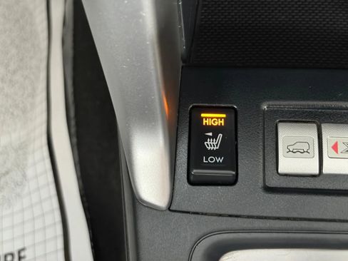 Used 2017 Subaru Forester 2.5i Premium w/ All-Weather Package AWD/4WD image 24