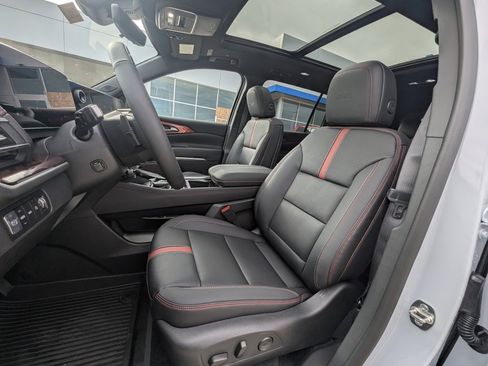 New 2026 Chevrolet Traverse RS w/ LPO, Floor Liner Package image 12