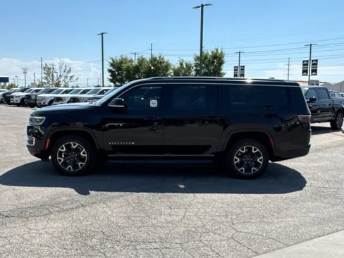 Used 2023 Jeep Wagoneer L Series III w/ Convenience Group I AWD/4WD image 9