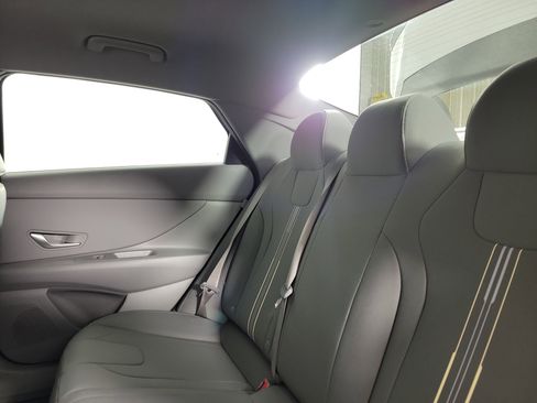 New 2025 Hyundai Elantra SEL image 31