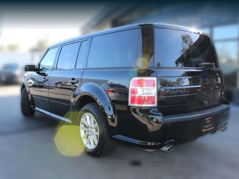 Used 2019 Ford Flex SE image 3