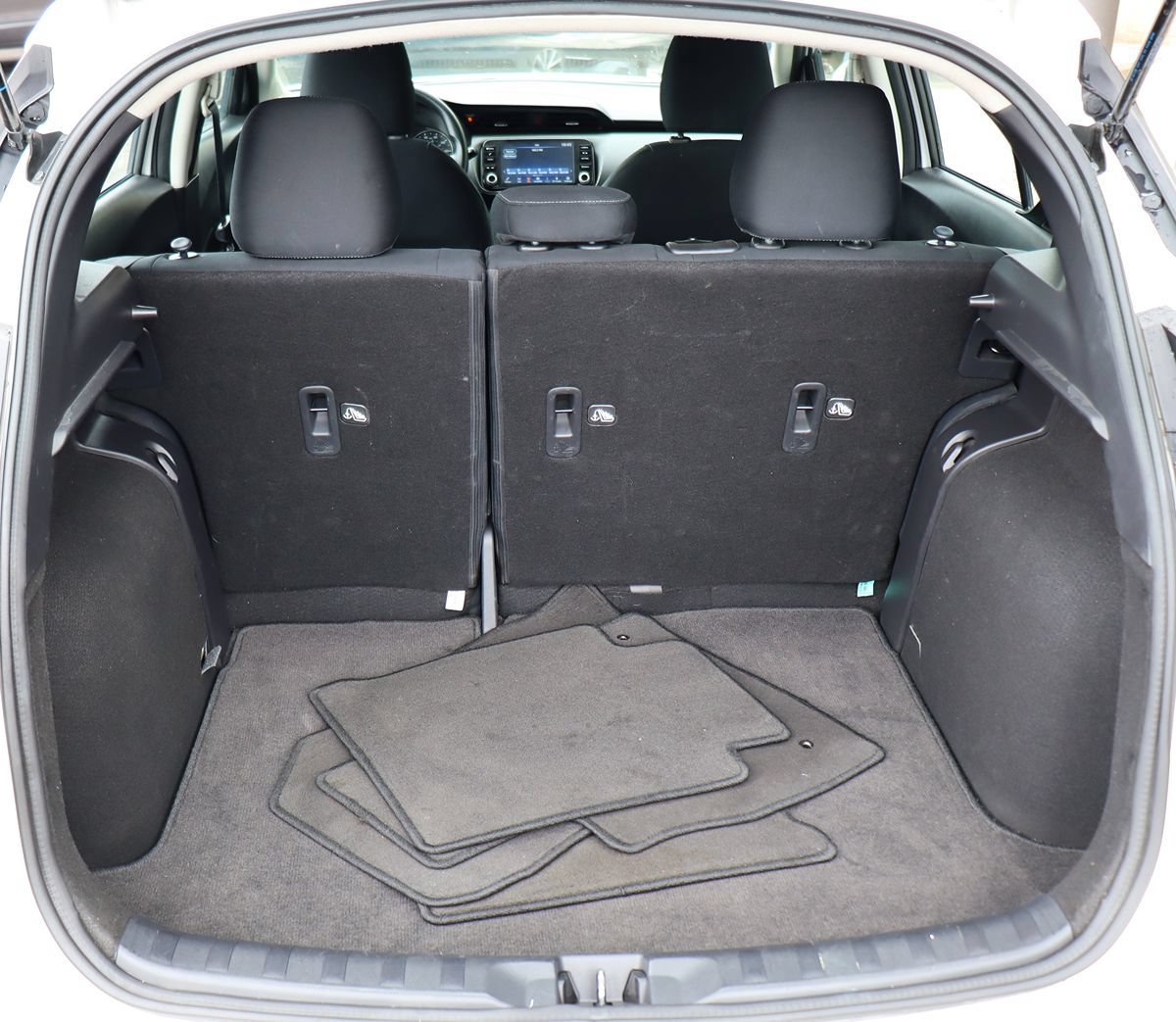 Used 2023 Nissan Kicks SV FWD image 23