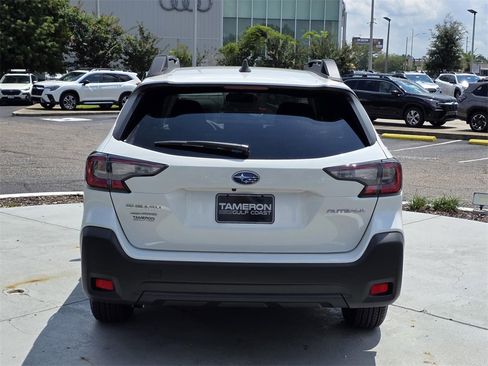 Used 2025 Subaru Outback Premium image 3