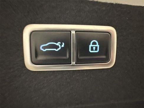 Certified 2025 Genesis G80 2.5T Advanced image 19