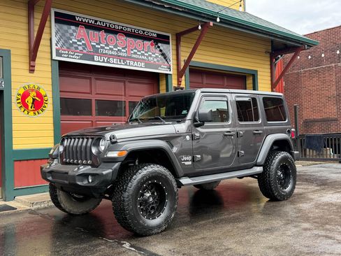 Used 2019 Jeep Wrangler Unlimited Sport S AWD/4WD image 7