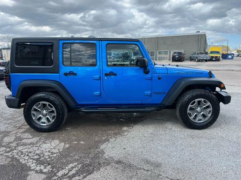 Used 2016 Jeep Wrangler Unlimited Rubicon w/ Connectivity Group image 10