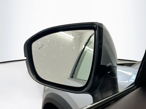 Used 2023 Nissan Pathfinder SV w/ SV Premium Package image 16