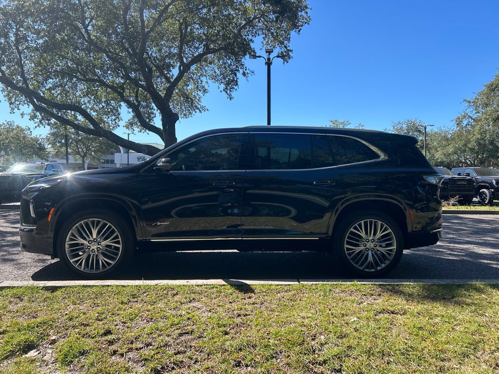 Used 2027 Buick Enclave Avenir w/ LPO, Illumination Package FWD image 1