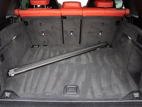 Used 2025 BMW X5 M Competition w/ Executive Package image 23