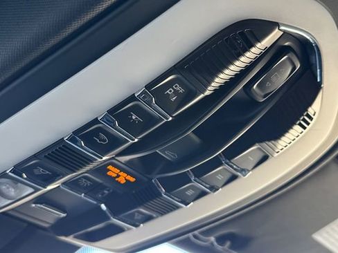 Used 2018 Porsche Cayenne Platinum Edition image 24