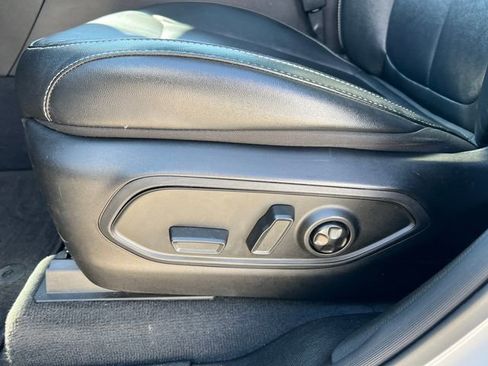 Used 2022 Jeep Grand Cherokee Limited 4xe image 11