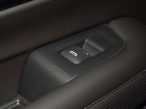 New 2025 Chevrolet Suburban Premier image 45