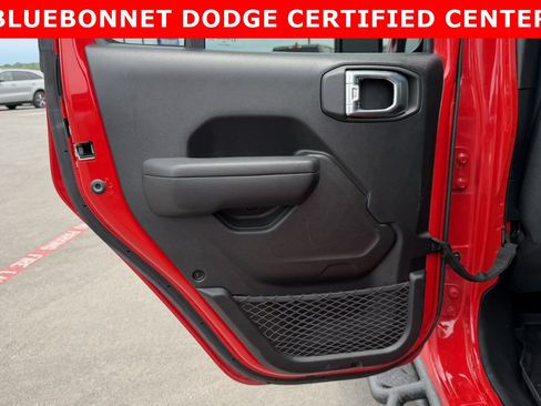 Used 2024 Jeep Gladiator Sport AWD/4WD image 13