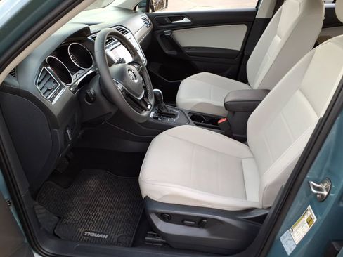 Used 2021 Volkswagen Tiguan SE FWD image 15
