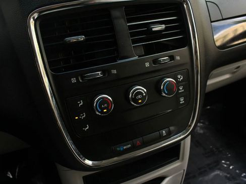 Used 2016 Dodge Grand Caravan SE w/ Quick Order Package 29E SE FWD image 68