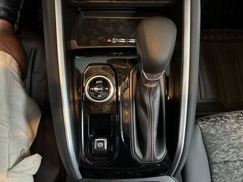 Certified 2024 Chevrolet Colorado Z71 w/ Z71 Convenience Package 2 AWD/4WD image 16