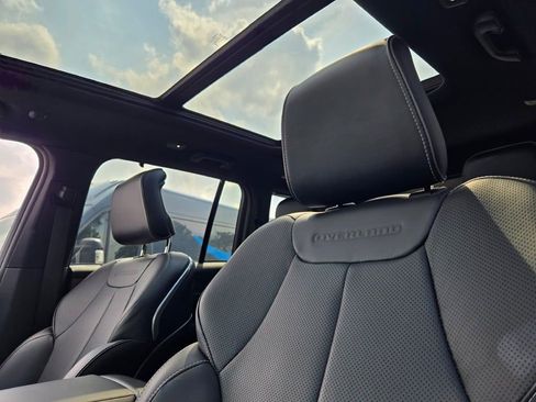 Certified 2024 Jeep Grand Cherokee Overland w/ Luxury Tech Group IV image 24