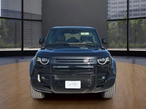 New 2026 Land Rover Defender 110 X-Dynamic SE image 11