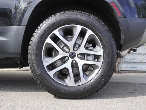 New 2026 Land Rover Defender 110 S AWD/4WD image 33