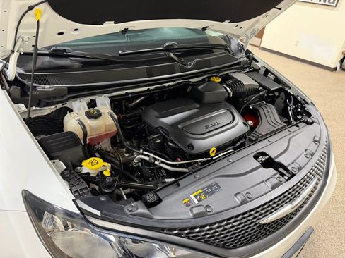 Used 2022 Chrysler Voyager LX w/ Fleet Security Group FWD image 55