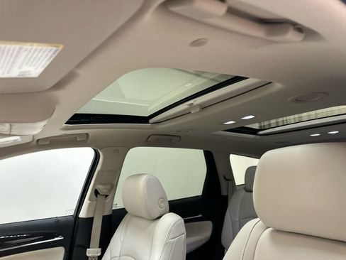 Used 2024 Buick Enclave Essence w/ Experience Buick Package AWD/4WD image 5