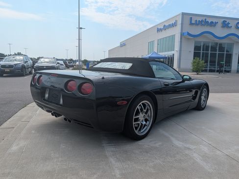 Used 2002 Chevrolet Corvette Convertible w/ Preferred Equipment Group2 RWD image 4