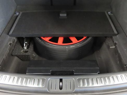 Certified 2026 Porsche Macan AWD/4WD image 48