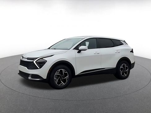 Used 2025 Kia Sportage LX FWD image 8