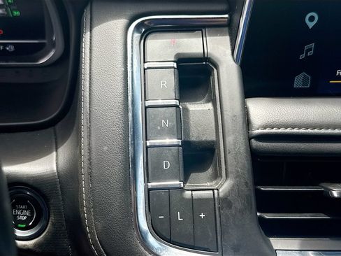 Used 2023 Chevrolet Tahoe LT w/ Luxury Package RWD image 18