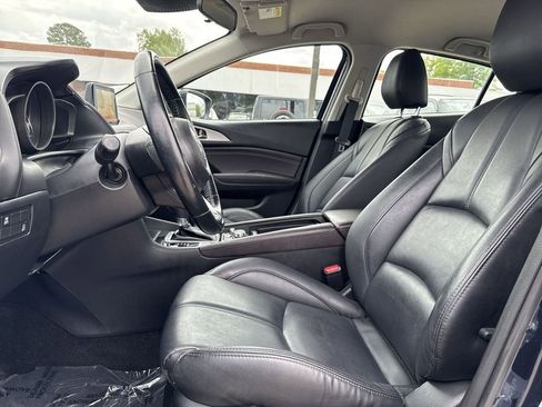 Used 2018 MAZDA MAZDA3 Touring image 11