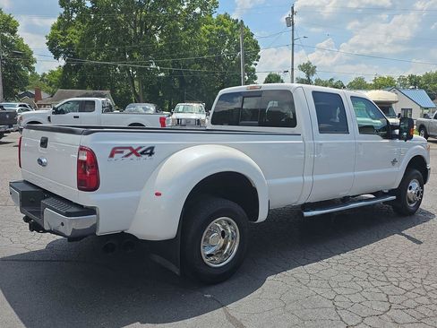 Used 2013 Ford F350 Lariat w/ Lariat Interior Pkg AWD/4WD image 2