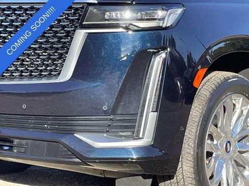 Used 2021 Cadillac Escalade ESV Premium Luxury AWD/4WD image 42