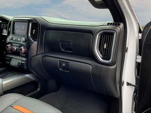 Used 2021 GMC Sierra 1500 AT4 w/ AT4 Preferred Package AWD/4WD image 18
