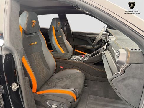 Used 2024 Lamborghini Urus Performante AWD/4WD image 10