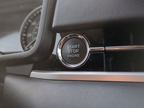 Used 2024 Mitsubishi Outlander SE image 23