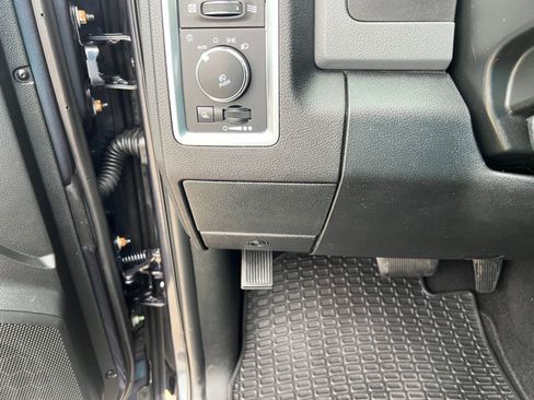 Used 2018 RAM 1500 Big Horn RWD image 19