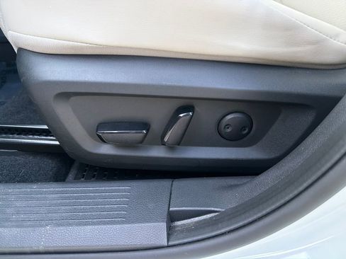 Used 2023 Nissan Rogue SV w/ SV Premium Package AWD/4WD image 16