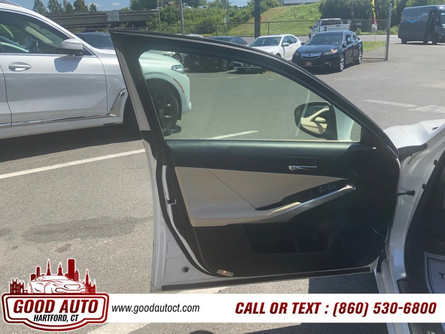Used 2016 Lexus IS 300 AWD w/ Navigation System Package image 9