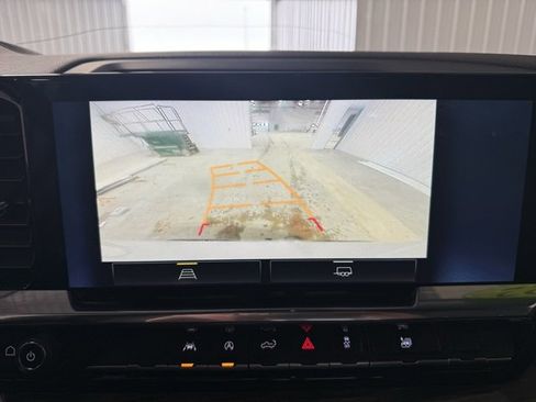 Used 2022 Chevrolet Silverado 1500 LT image 14