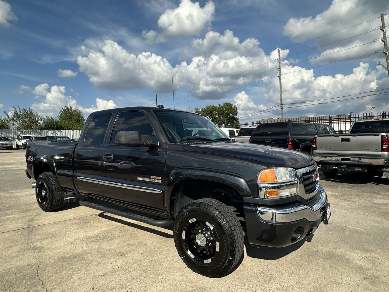 Used 2005 GMC Sierra 2500 SLE w/ Heavy-Duty Power Package AWD/4WD image 7