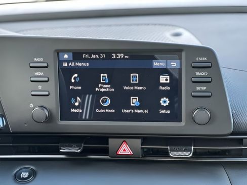 Used 2025 Hyundai Elantra Sport image 16