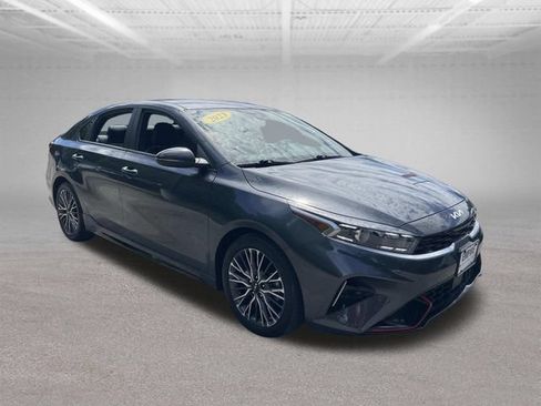 Used 2023 Kia Forte GT-Line w/ GT-Line Premium Package FWD image 4