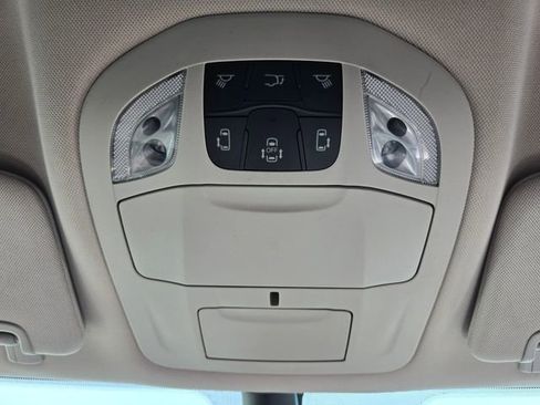 Used 2023 Chrysler Pacifica Touring-L FWD image 22