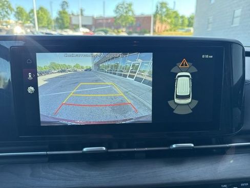 Certified 2024 Kia Carnival EX FWD image 28