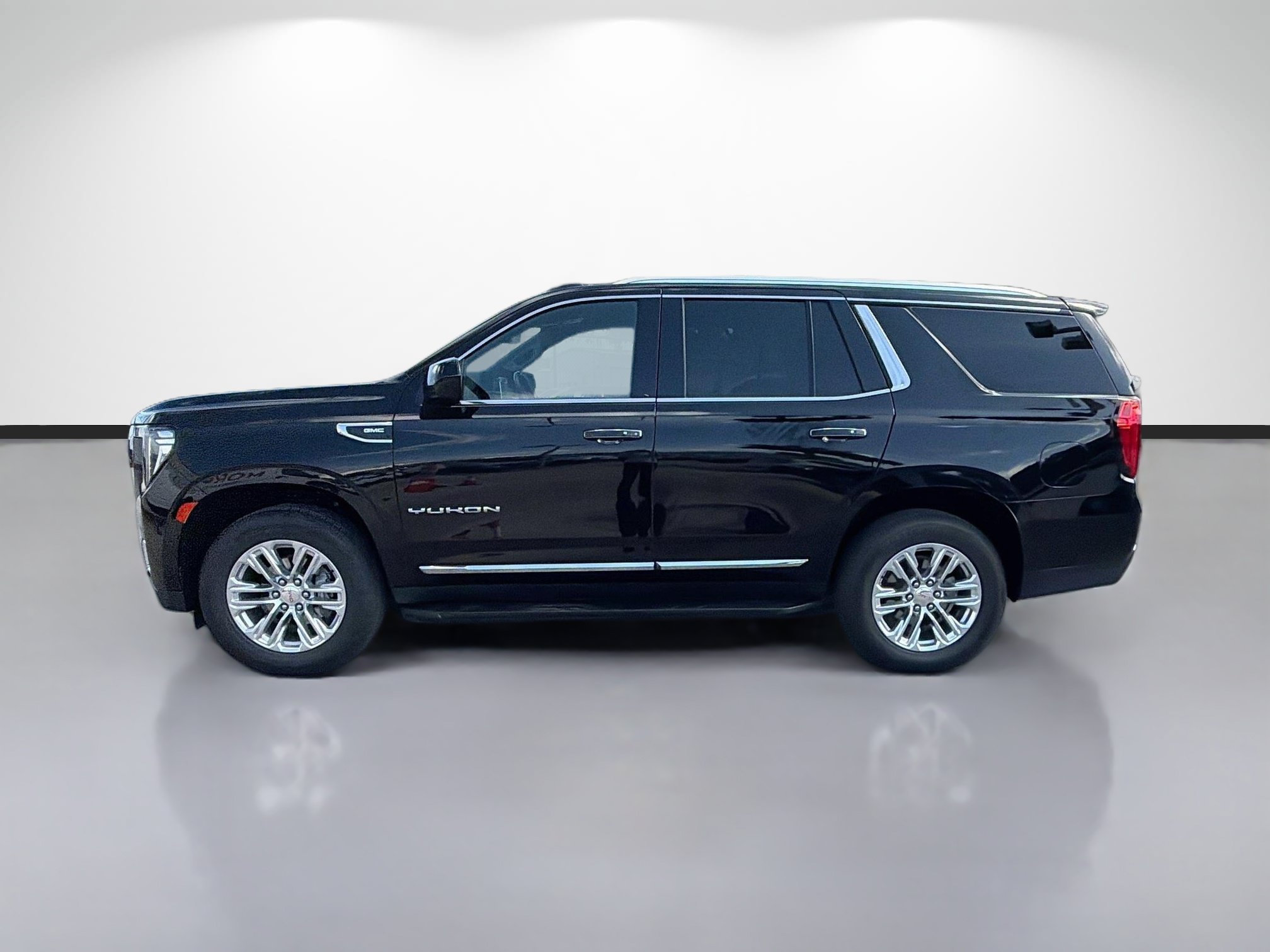 Used 2024 GMC Yukon SLT AWD/4WD image 6