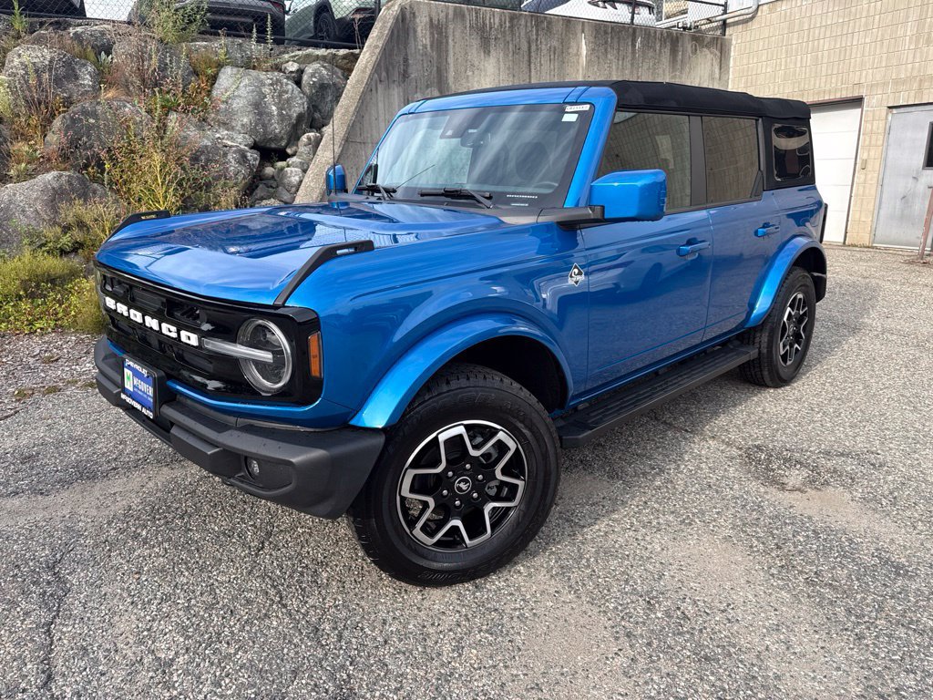 Used 2024 Ford Bronco Outer Banks AWD/4WD image 2