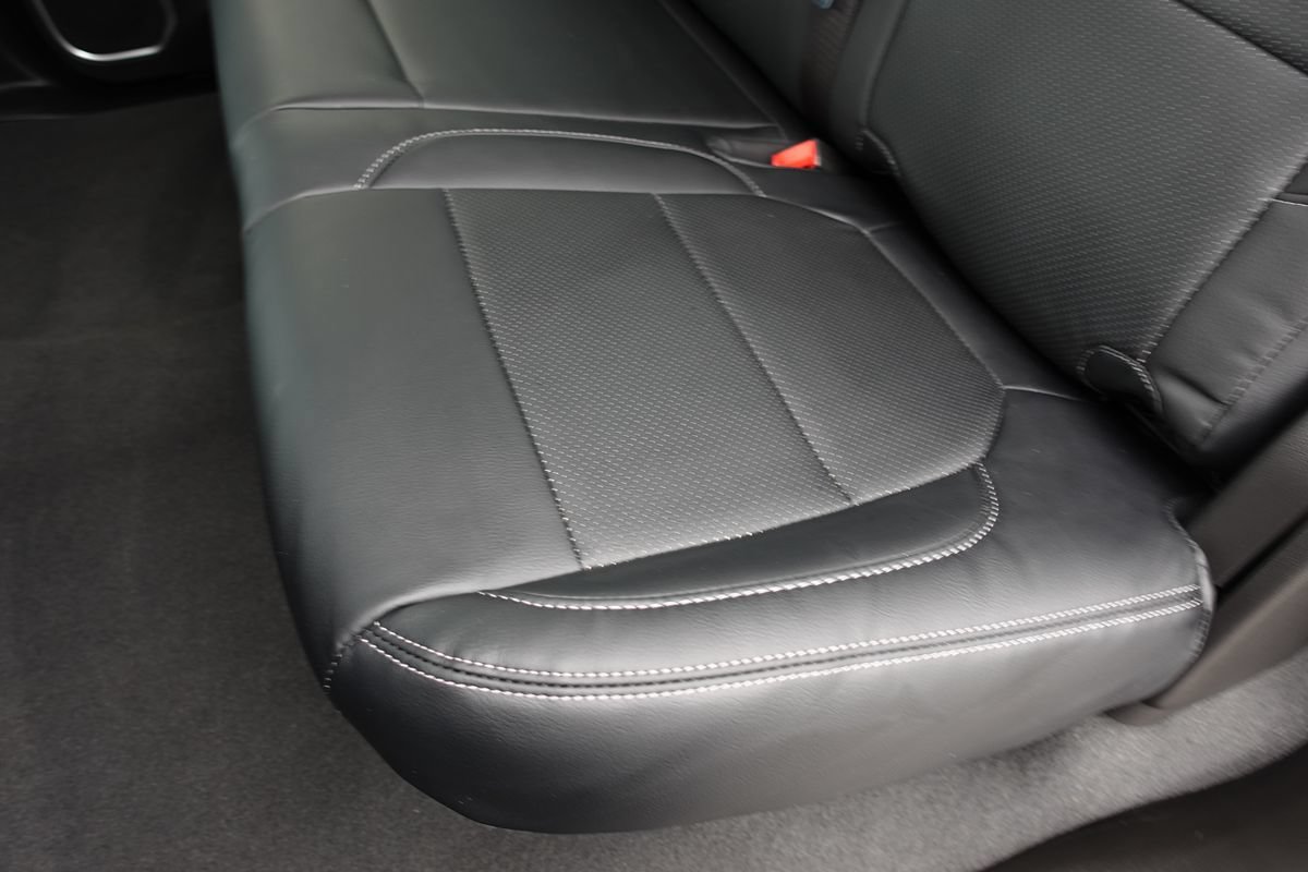 Used 2023 Chevrolet Silverado 1500 LT AWD/4WD image 23