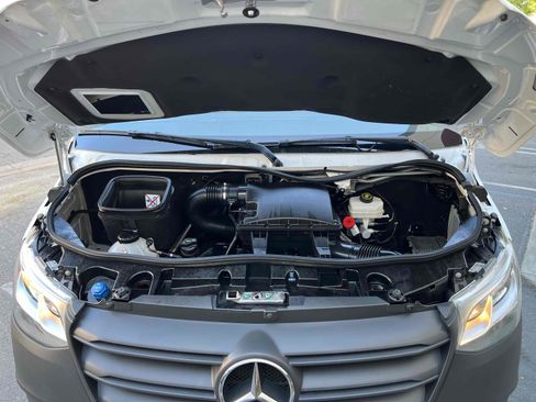 Used 2022 Mercedes-Benz Sprinter 2500 image 28